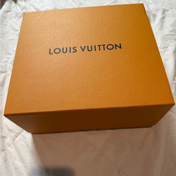 Louis Vuitton Tan Leather Crossbody Bag - Picture 5 of 7